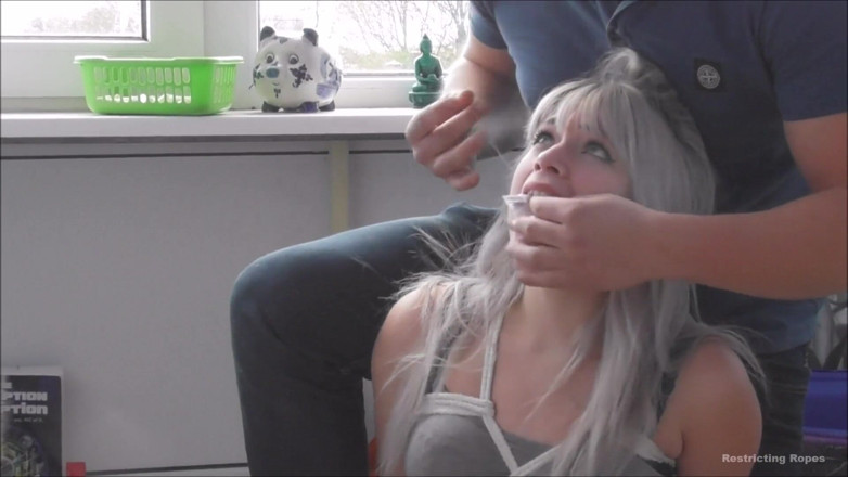 Restricting Ropes: Luna Grey - ถูกปล้น