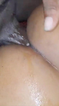 Ela abriu a bunda para eu perfurar seu anal sem problemas. Um dos melhores anal que eu fodi este mês