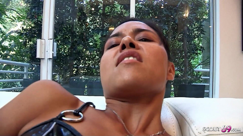 Full porn collection: Latynoska milf została przyłapana na lesbijskim seksie ze swoją pasierbicą...