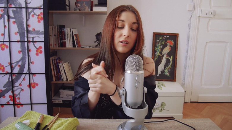 Madelaine_Rousset: Erotic ASMR - Wake up with me