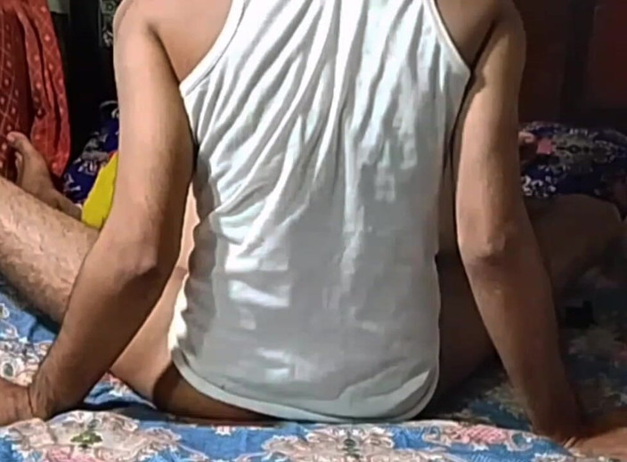 Abida pavreen: Guardaespaldas mariposa recuperar pakistán maduro 