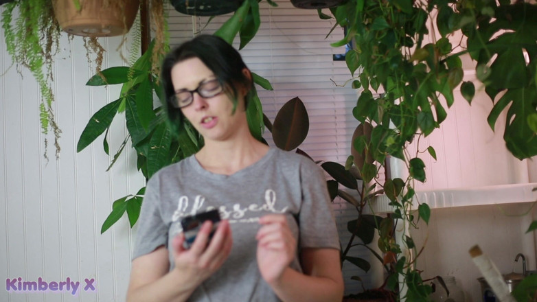Kimberly X: Stepmom Gets Your Dick Pic