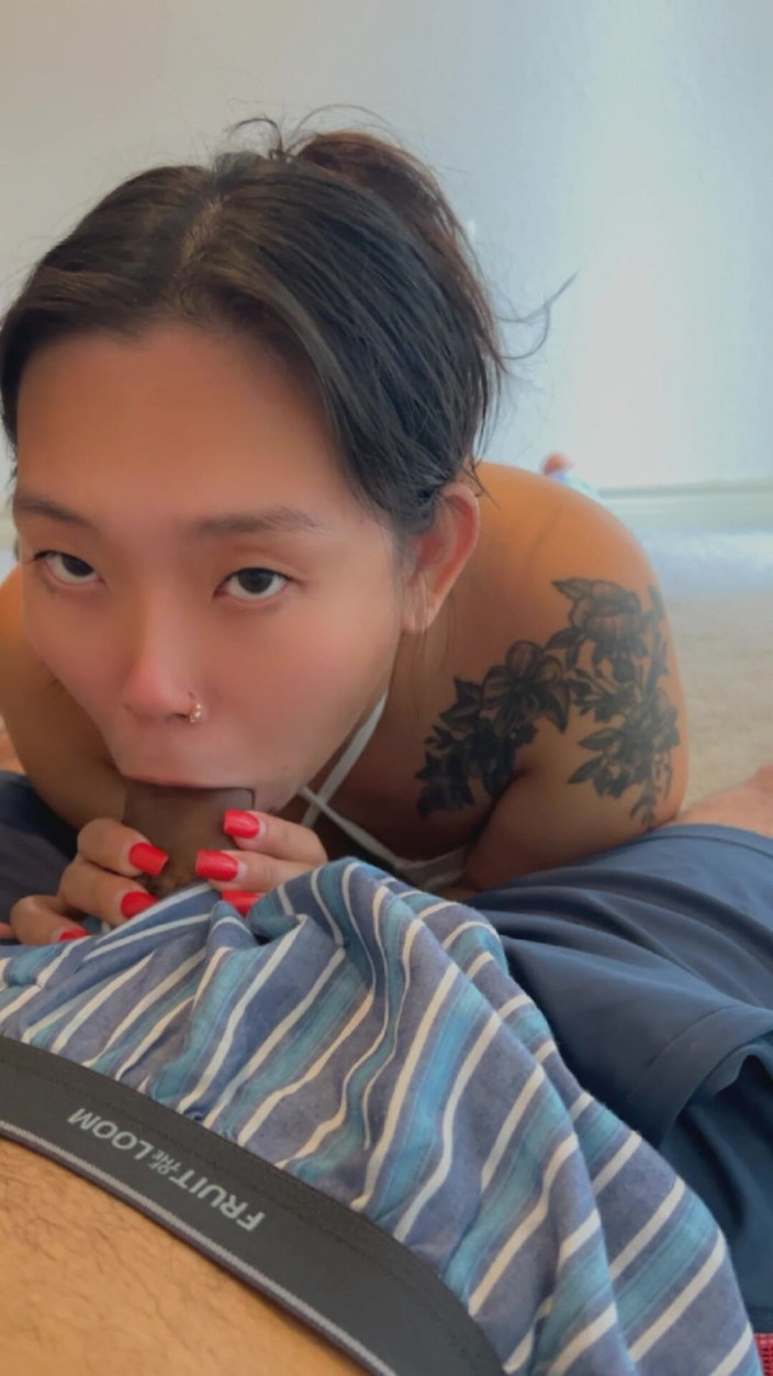 ThiccAsianMimi: セクシーなアジア人女性が口の中に射精をするセクシーなフェラチオ