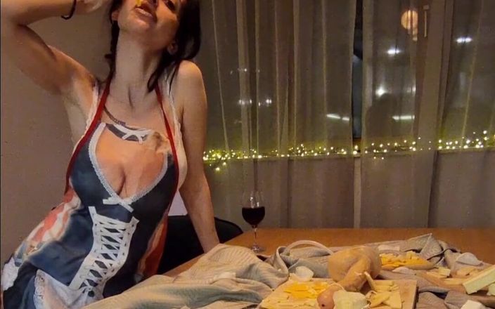 silicone_brunette: Сырный фетиш?!