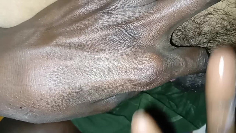 Bengaliauntykichut: Une bhabhi desi se fait doigter et baiser avec beaucoup...