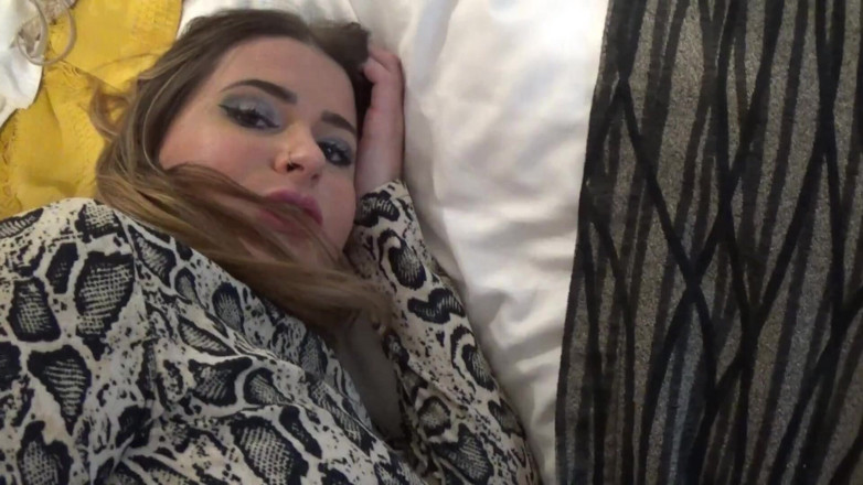 Amateur Homemade Porn: Làm tình bí mật với chị kế Ả Rập dễ thương...