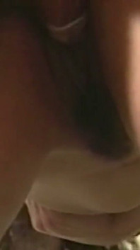 Rizada morena MILF consigue follada duro en el mostrador