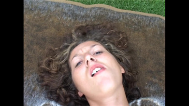 MCG Empire: Saya masturbasi di depan tetangga