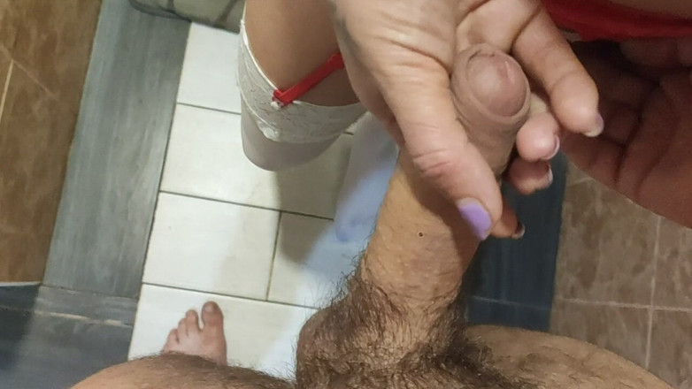 DirtyLubov: 和一个雪女孩在浴室里