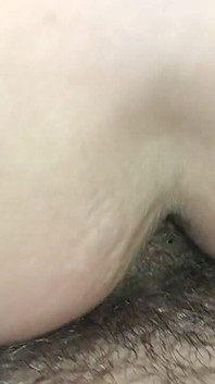 Jilat memek di kamar mandi, cewek sange rambut hitam