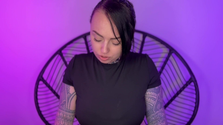 Miss Valentina: Ponížení obryně