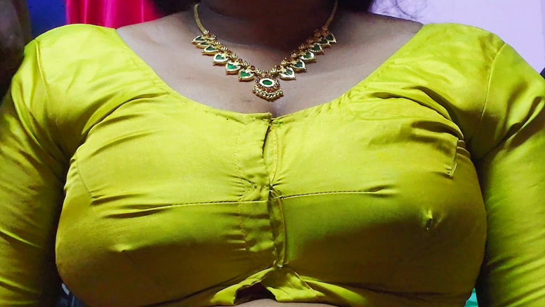 Desi Mohini: Aunty Seduced Her Boyfriend with Her Boobs