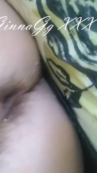 Stříkám, když vím, že si honíš při pohledu na moji kundičku