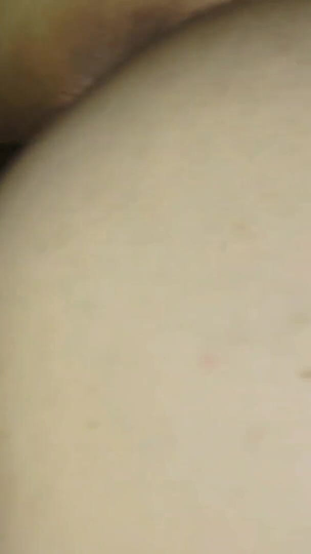 Shizu 999: Un black fort baise et creampie une chatte asiatique.