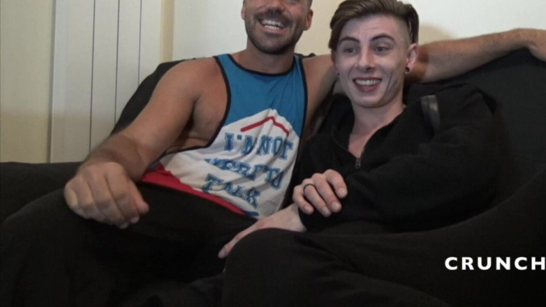 When straights boys fuck their gay friends: หนุ่มร่างสองโดนเย็ดไม่ใส่หีโดยชายแท้ Msucle