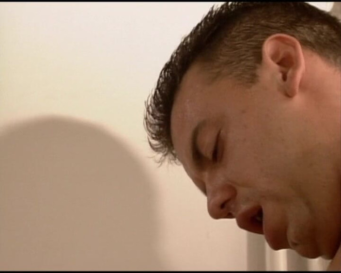 Deutsche XXX Filme: ドイツ出身のかわいいスラットがアナルセッション後に素敵なフェイシャルを