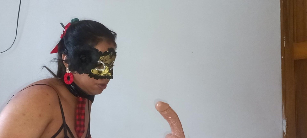 PATY PATY: Bekijk dit spannende verhaal!! Het eerste seksspeeltje voor het hete...