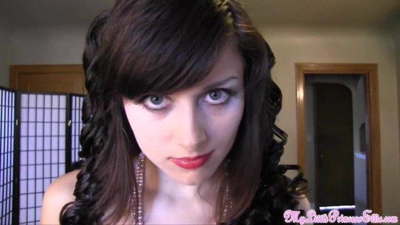 Princess Ellie Idol's Femdom Funhouse: Prințesa te are sub vraja ei