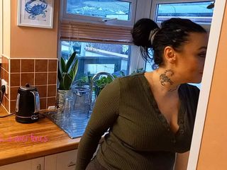 Lustful Libertines: Desperat att kissa och alla badrum ockuperade