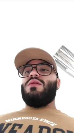 Chłopiec nakręcony w publicznej toalecie