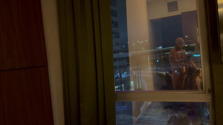 MYA Pleasure: Hotelfenster Reflexionen