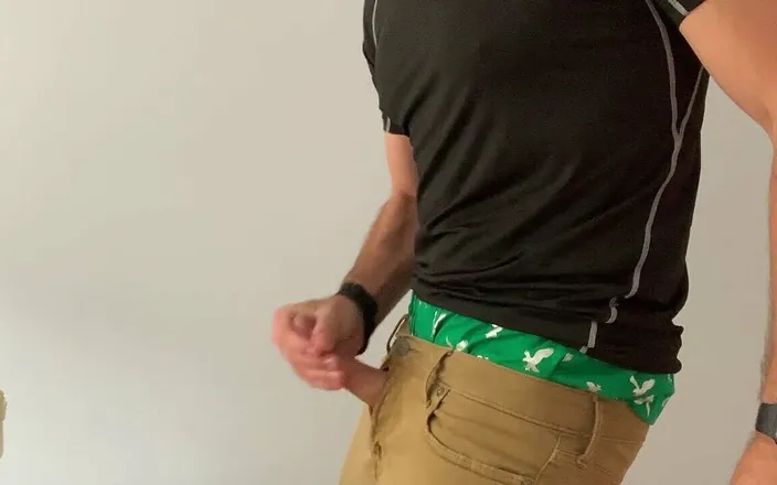 TJenner: Intenso orgasmo después de pajear y correrse. Verbal, flacidez