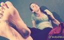 Flawless Melissa: Dirty Feet Slave - Lick Them Clean