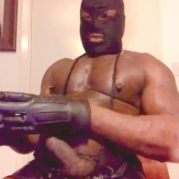 Black smoking muscle stepdad: Latex geared rök huva BBC porr kantning