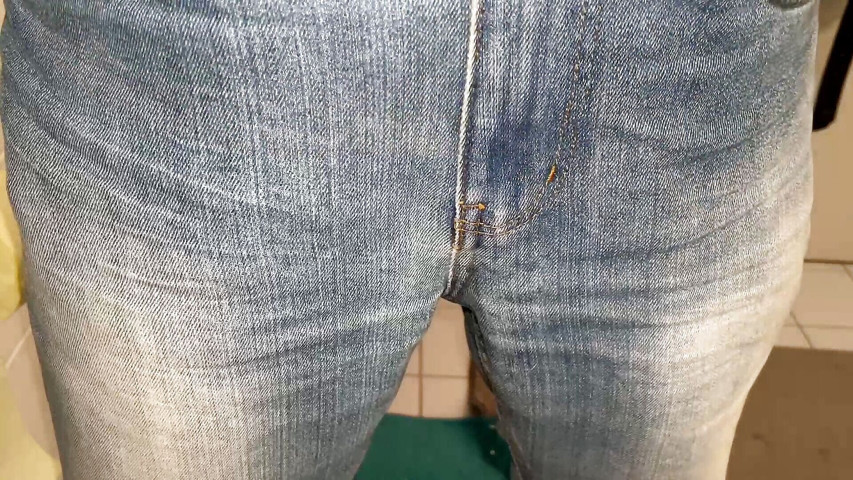 Small Foreskin Cock Pissing (Jerk buddy Ibk) Small Foreskin Cock Pissing (Jerk buddy Ibk)