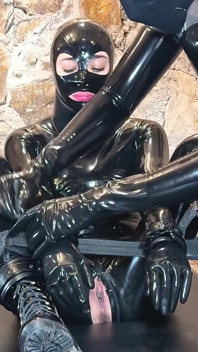 Keseronokan melampau untuk gloomi, bahagian 1 - Alex Latex
