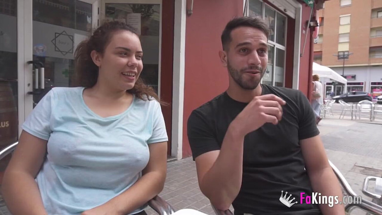 FAKings: 19 yaşındaki seks bağımlısı bebek rastgele bir adamı baştan çıkarmak için...