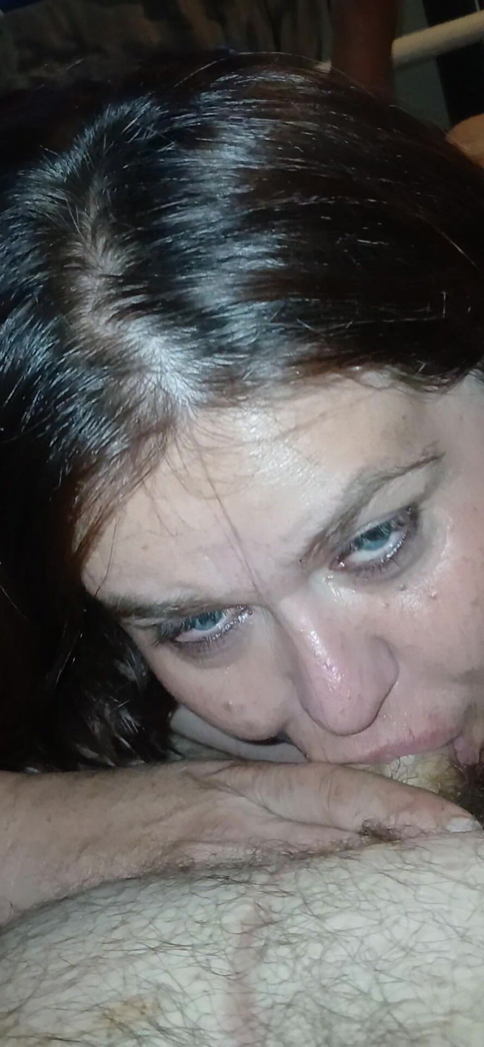MAGLIGHTGIRL69: Blauäugige blowjob