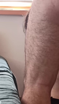 Esposa faz boquete duplo para hóspede e marido Ménage à trois. Cena completa. Ep 22633