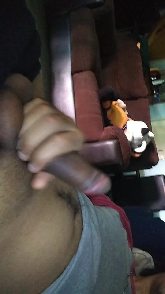 AlexAlejandro13: Mmmm Come Mi Riscaldo Sul Divano