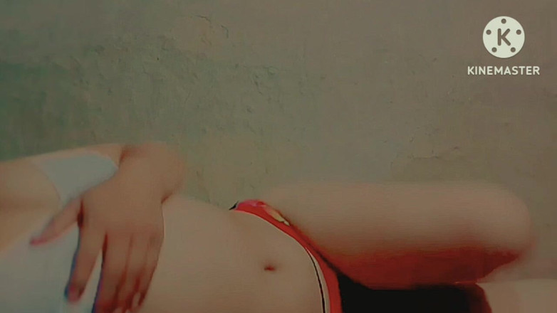 TricolorMusic3: La ragazza solitaria brama troppo il sesso, impossibile dire nulla...