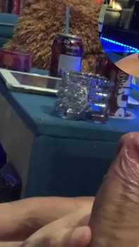 A Cock with Beautiful Veins Slides Down My Throat!