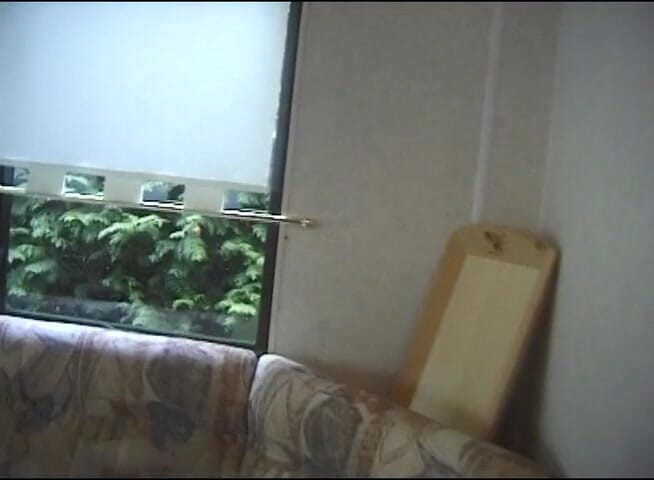 Flash Model Amateurs: Pov sexy brunetky kouřící péro