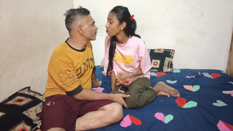Truefuker: Une belle-sœur du village desi se fait éjaculer dans la bouche...