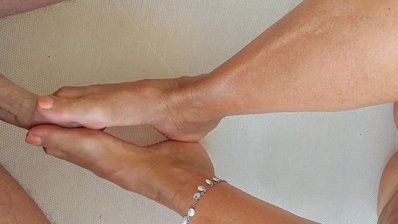 Selena701: Amatérská Blondýnka Manželka Má Footjob