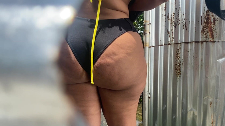 zendella usain: Sexy Girl Gets Filmed in Public