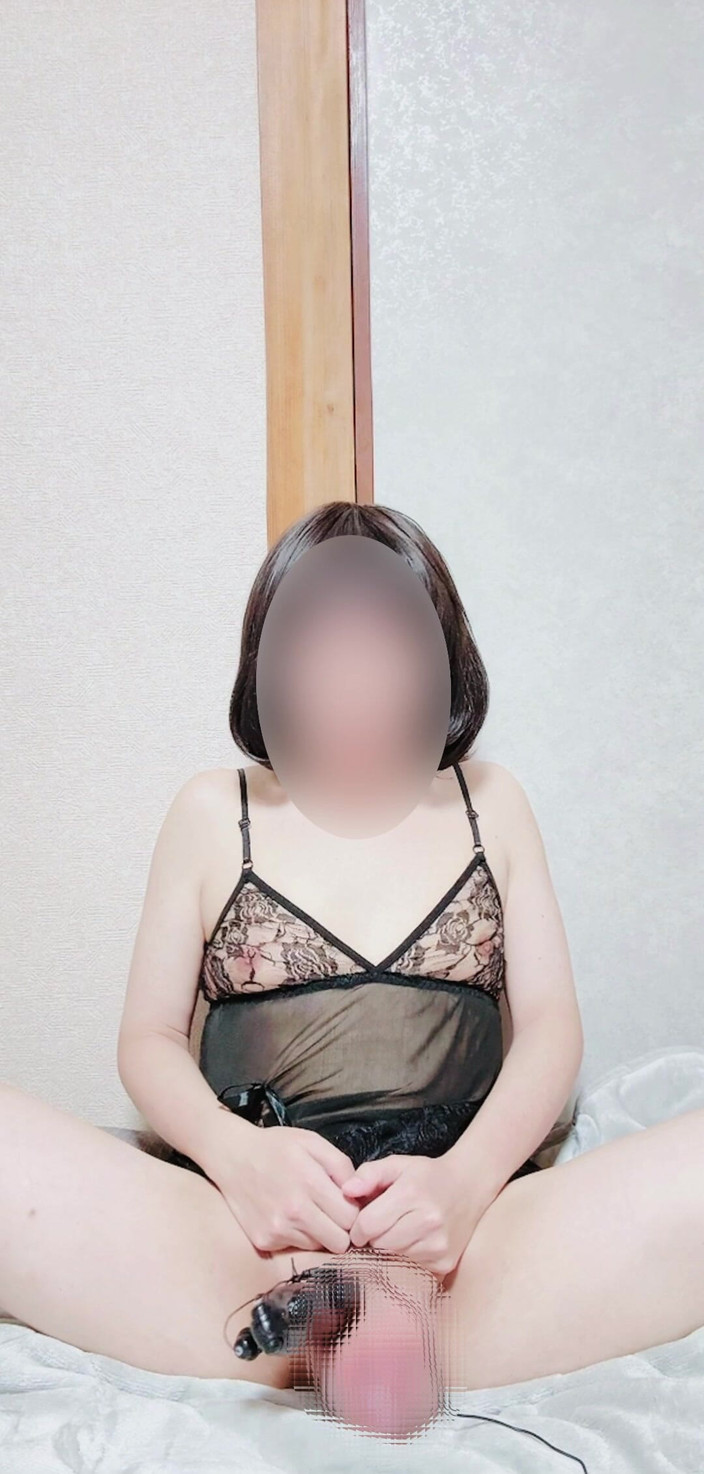 Madoka: Bir ladyboy'un vibratör mastürbasyonu