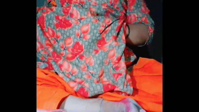 TricolorMusic3: Gadis hot lagi asik masturbasi memeknya