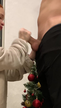 부모님이 집에 도착하기 전에 의붓여친이 두 번 사정하는 18살 고교생!!