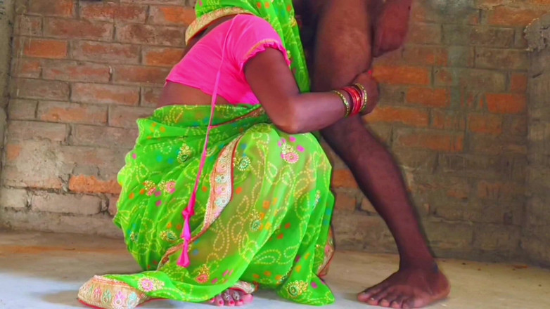 Sumang studio: Manžel nechal svou mladou manželku sedět na klíně a vsunul...