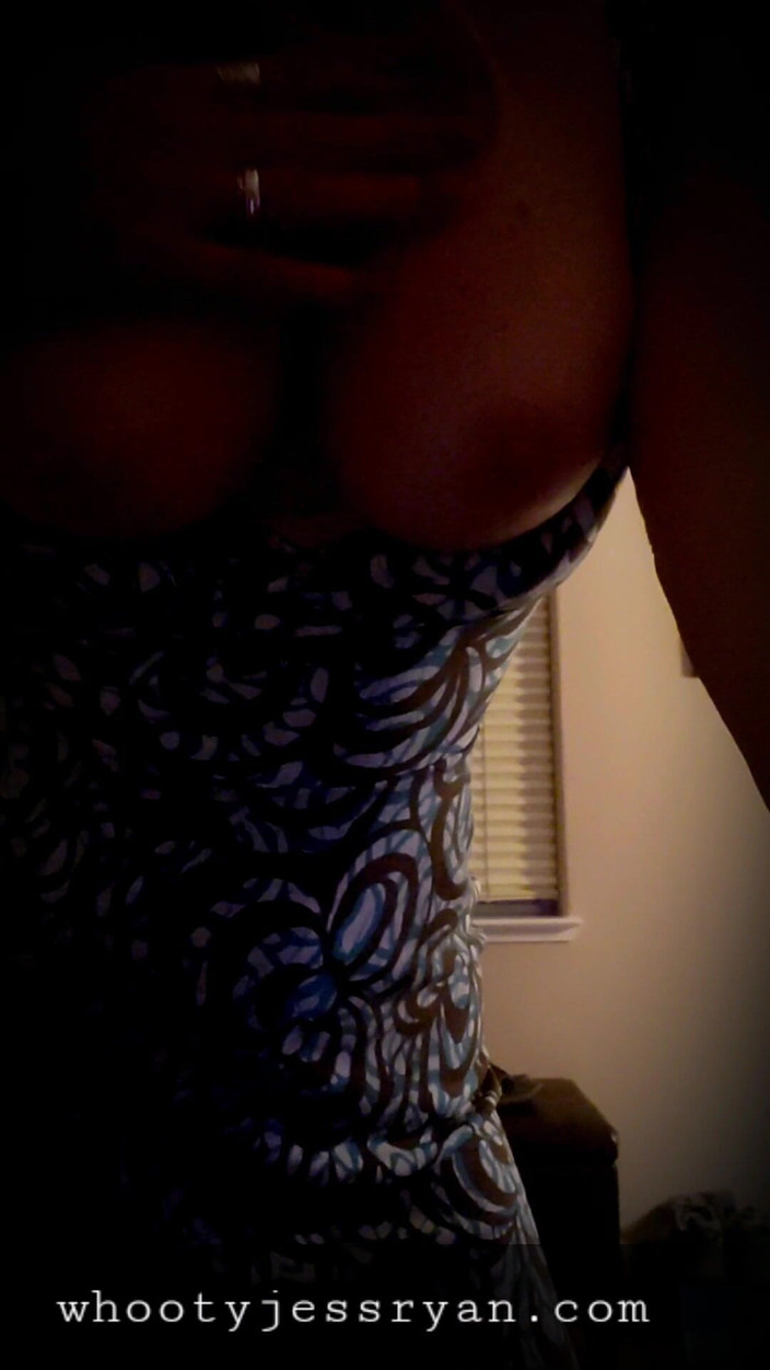 JessRyan: 핑거링과 오줌 싸기