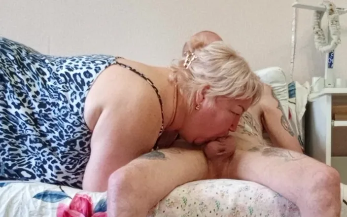 Zona901: Girlfriend Sucks Cock and Gets Hot Cum in Her Throat