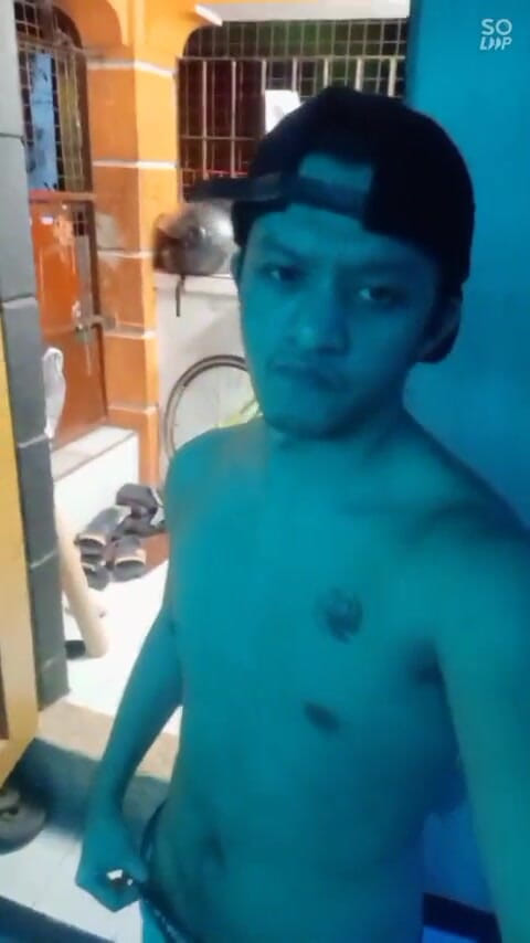 Rent A Gay Productions: Asijský twink chlapec venkovní honění