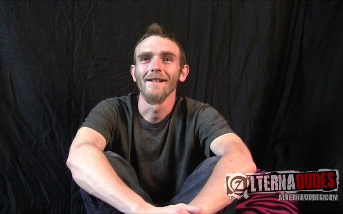Alterna dudes: Petite gay willy wiggles ajusta enorme consolador en su culo