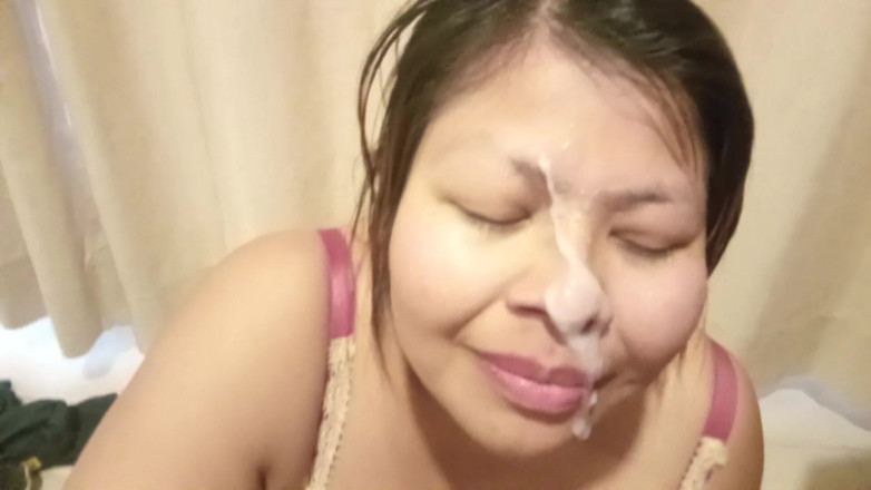 Moo DBOXXX: Esta madura madre soltera ama chuparme la verga, se esta...