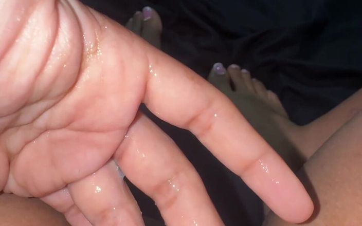 EMY_AND_JONH: Tôi đã có một ngày tồi tệ, tôi nên thư giãn.